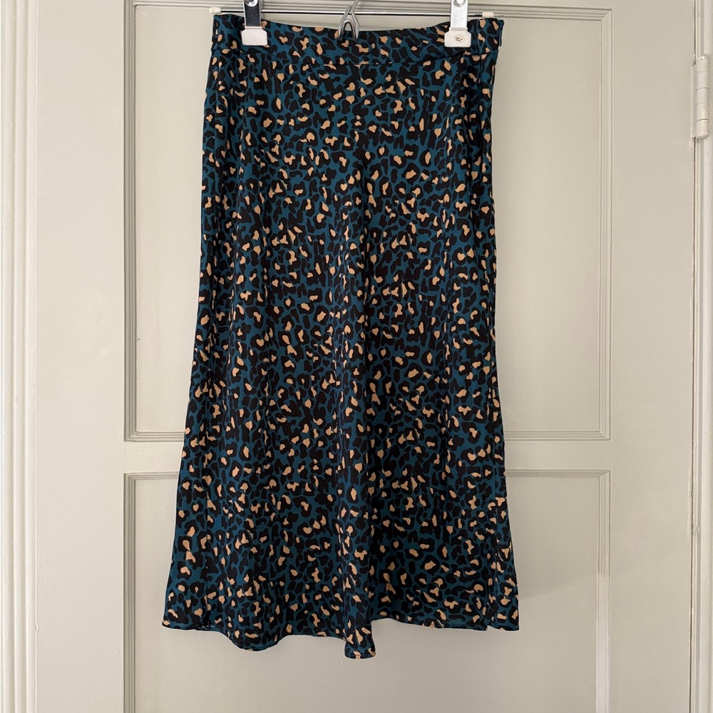 BCBGeneration Black and Tan Leopard Print Midi Skirt